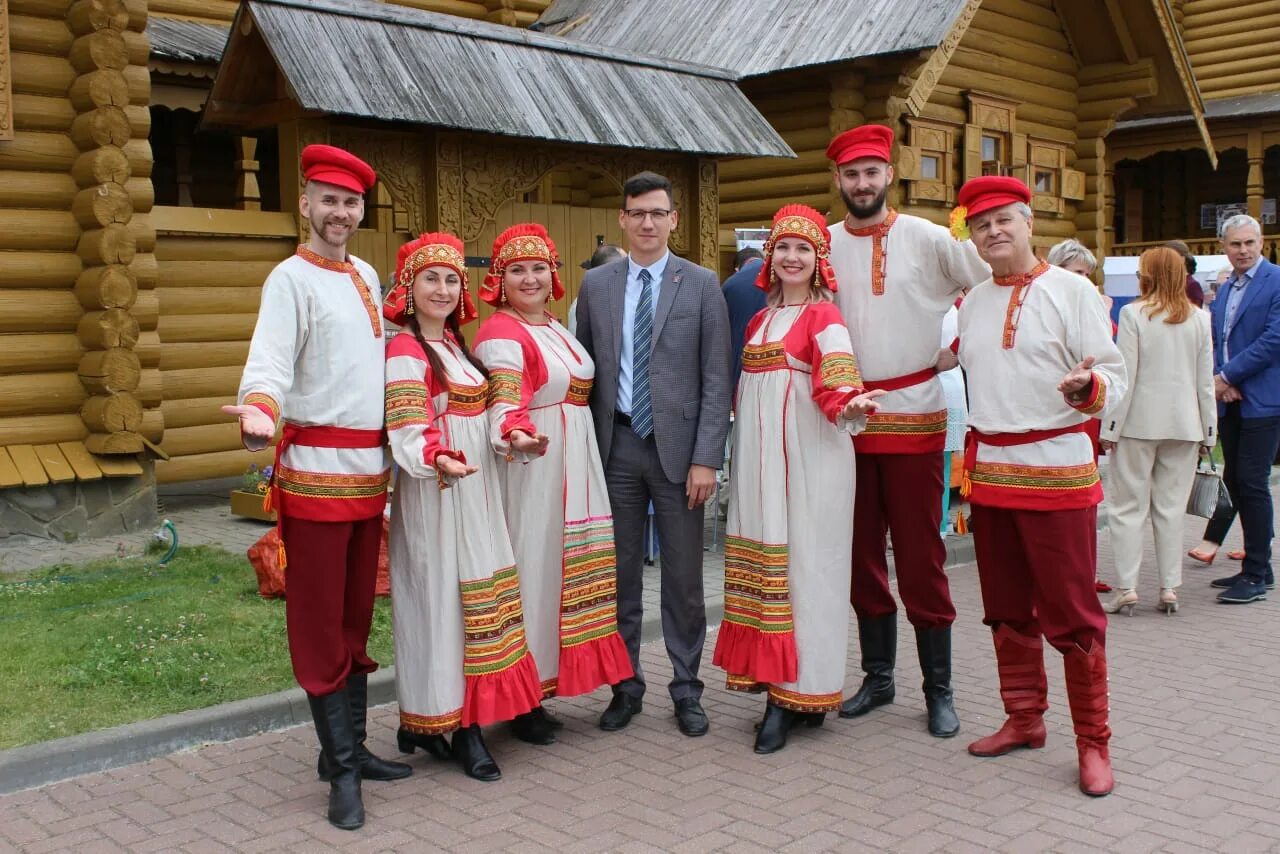 Сайт городецкого района нижегородской области. Культура Нижегородской области. Русь мастеровая. Русский дом Городец. Администрация Городецкого района Нижегородской.