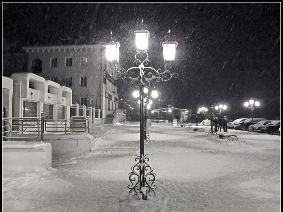 Ночной зимний Улан-Удэ. Улан-Удэ ночь зима. Улан-Удэ зимой. Город Улан Удэ зимой.
