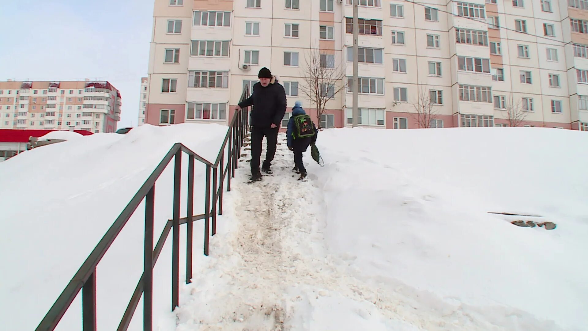 Олимпийская деревня в париже 2024. Спуск в бездну 2024. Спуск 2024 года. Спуск в бездну 2024 трейлер. Ижевский пруд пирс.