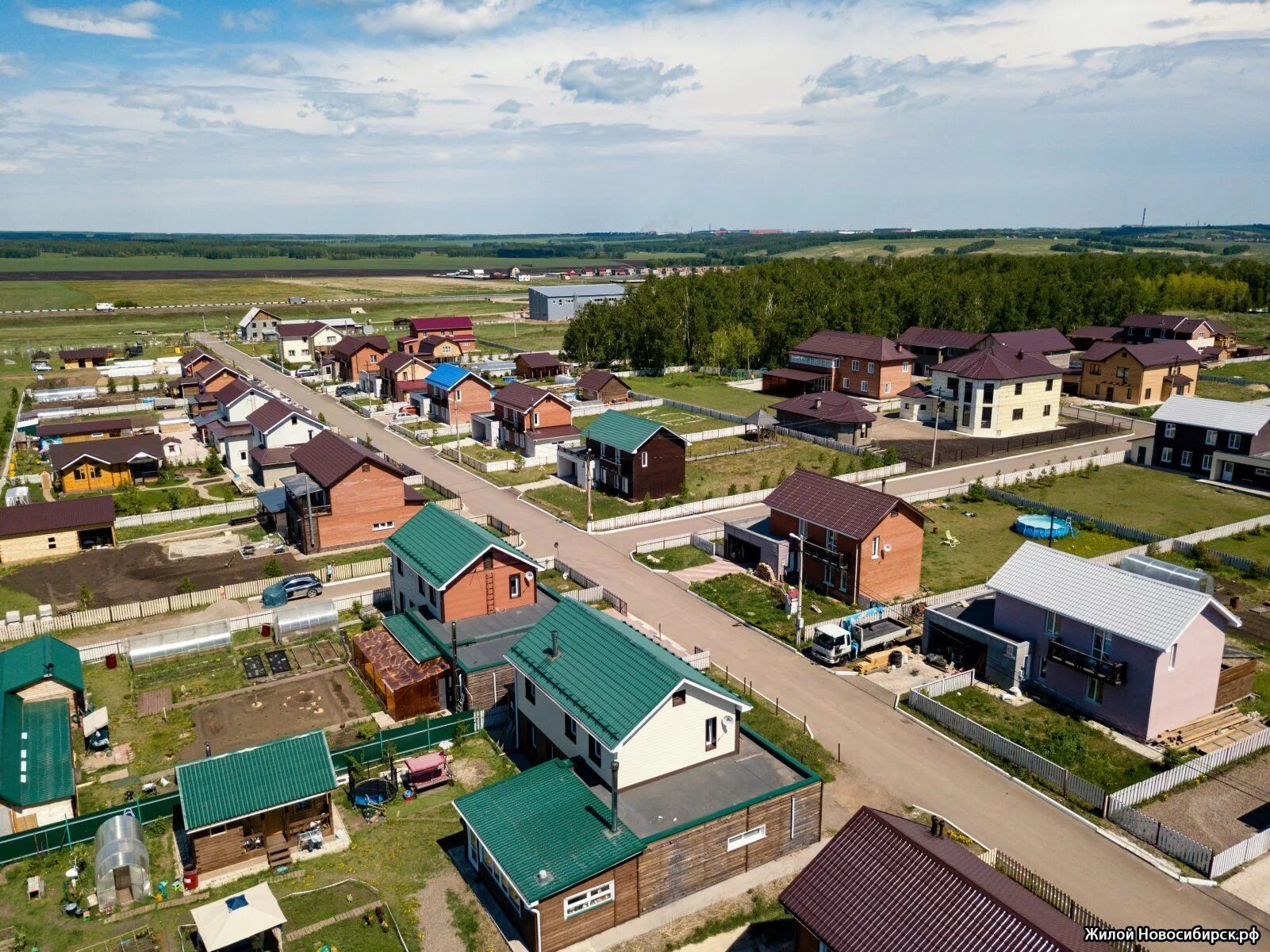 Улица поселок дачный. Поселок скандинавия новосибирск. коттеджный поселок скандинавия. посёлок скандинавия красноярск. кп скандинавия новосибирск.