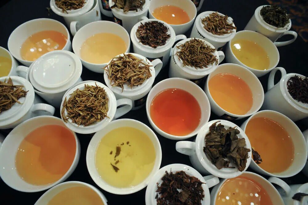 Разные сорта чая. Чай листовой. Чай рассыпной. Много видов чая. Сорты чая.