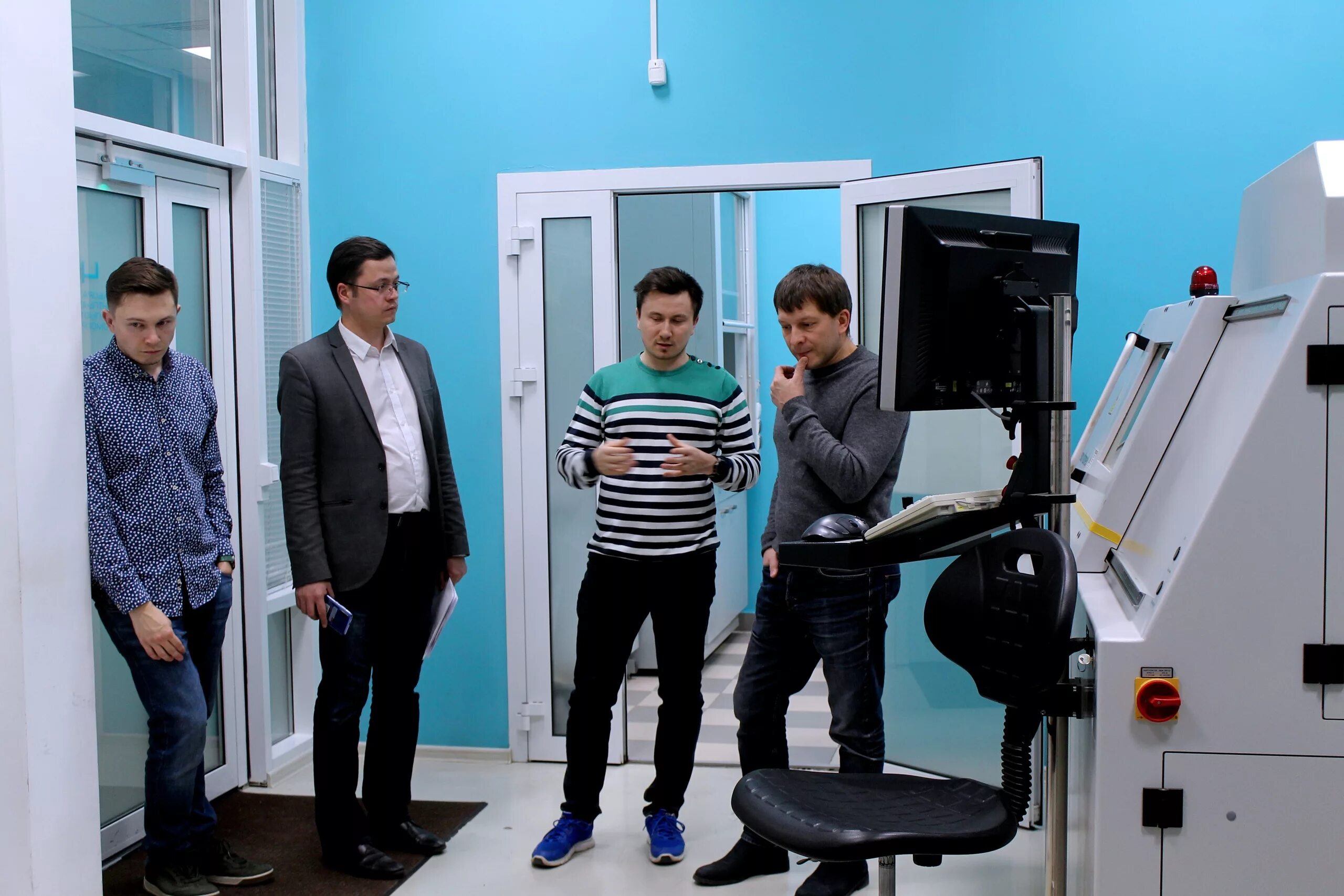 Игингт кфу лаборатория. Инженерная школа открылась в севастополе. Директор инженерной школы. Директор инженерной школы. Севастопольская инженерная школа.