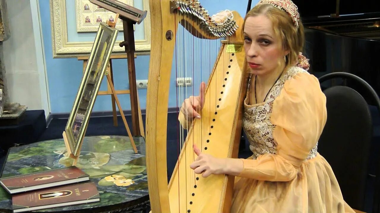 Видео песня ти волье. Галерея музыки. Галерея песни видео. Галерея песни видео. Бронзовое чудо галерея.