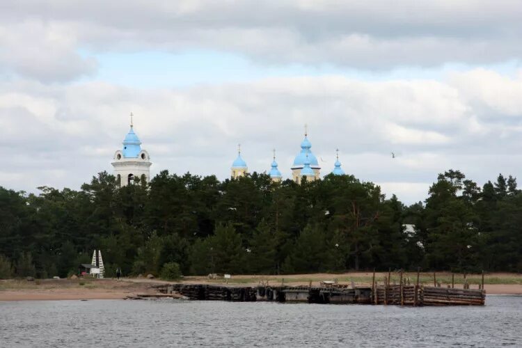 Храм на острове коневец. Остров коневец ладожское озеро. Коневец квартет. Коневецкий монастырь. Коневец квартет.