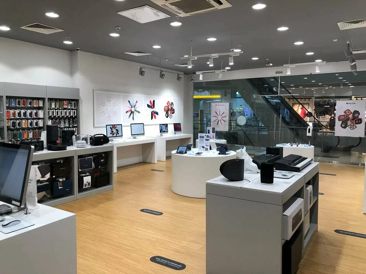 Магазин техники apple нижний новгород. Re Store компьютер. Галерея Apple. Рестор. ISTORE Краснодар.