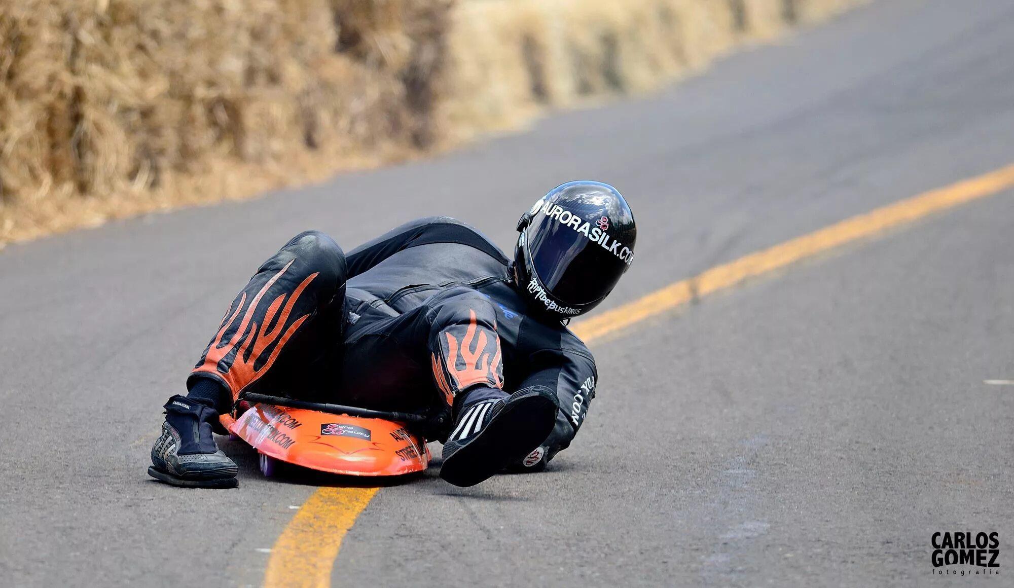 Стритлатинг (стритлюж). Street luge. Street luge. Стритлагинг экипировка. Стритлагинг интересные факты.