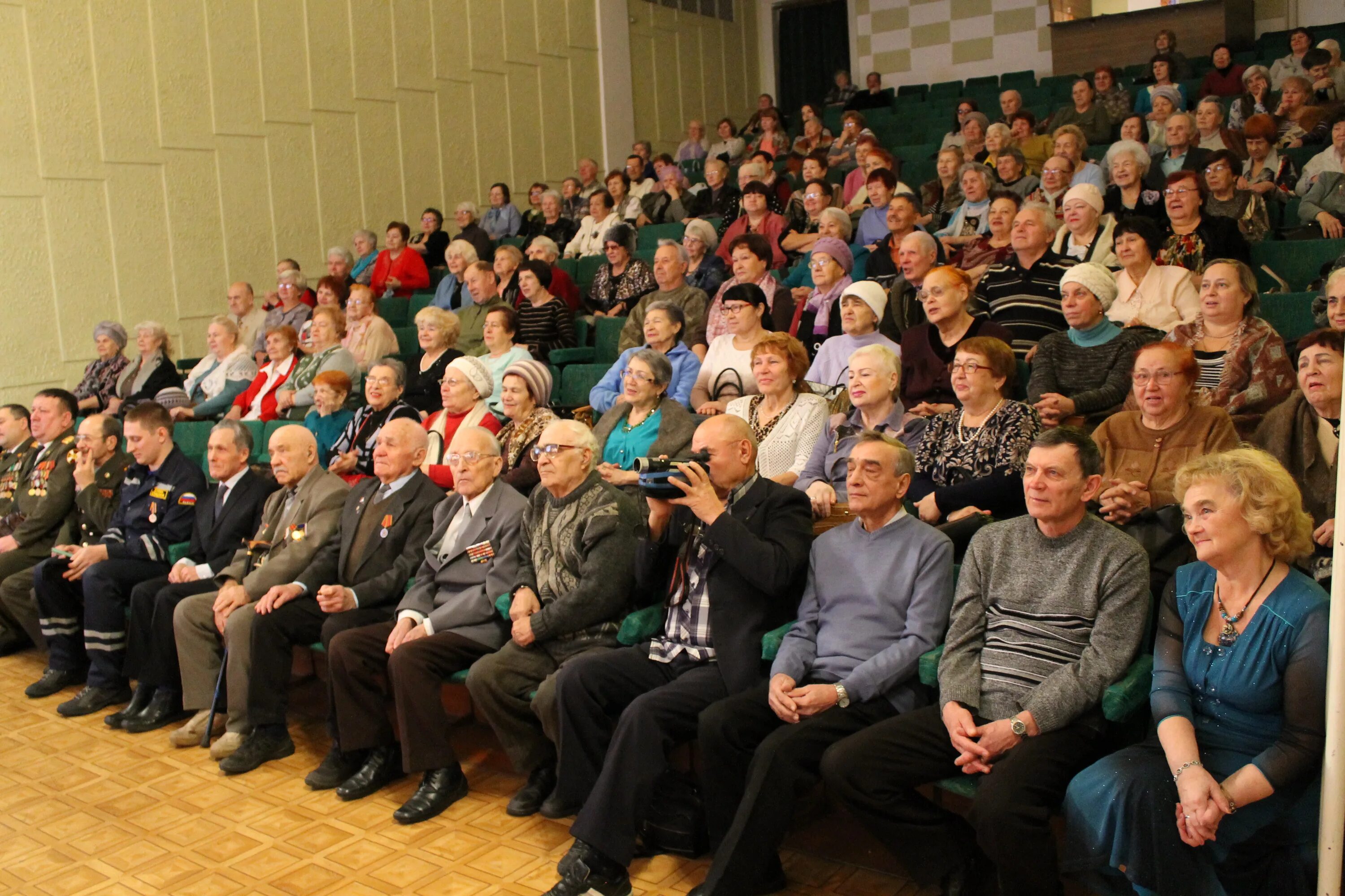 Сайт новости события. ДК Строитель Озерск. ДК Строитель Озерского городского округа. ДК Строитель город озёрск Челябинская область. Дворец культуры Строителей Озерск Челябинская область.