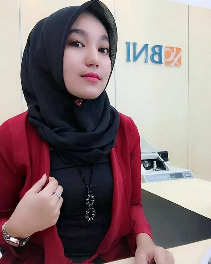 Indo hijab girl. Indo hijab girl. Jilbab просвечивает. Иран девушка хиджаб. Индонезийские девушки в хиджабе.