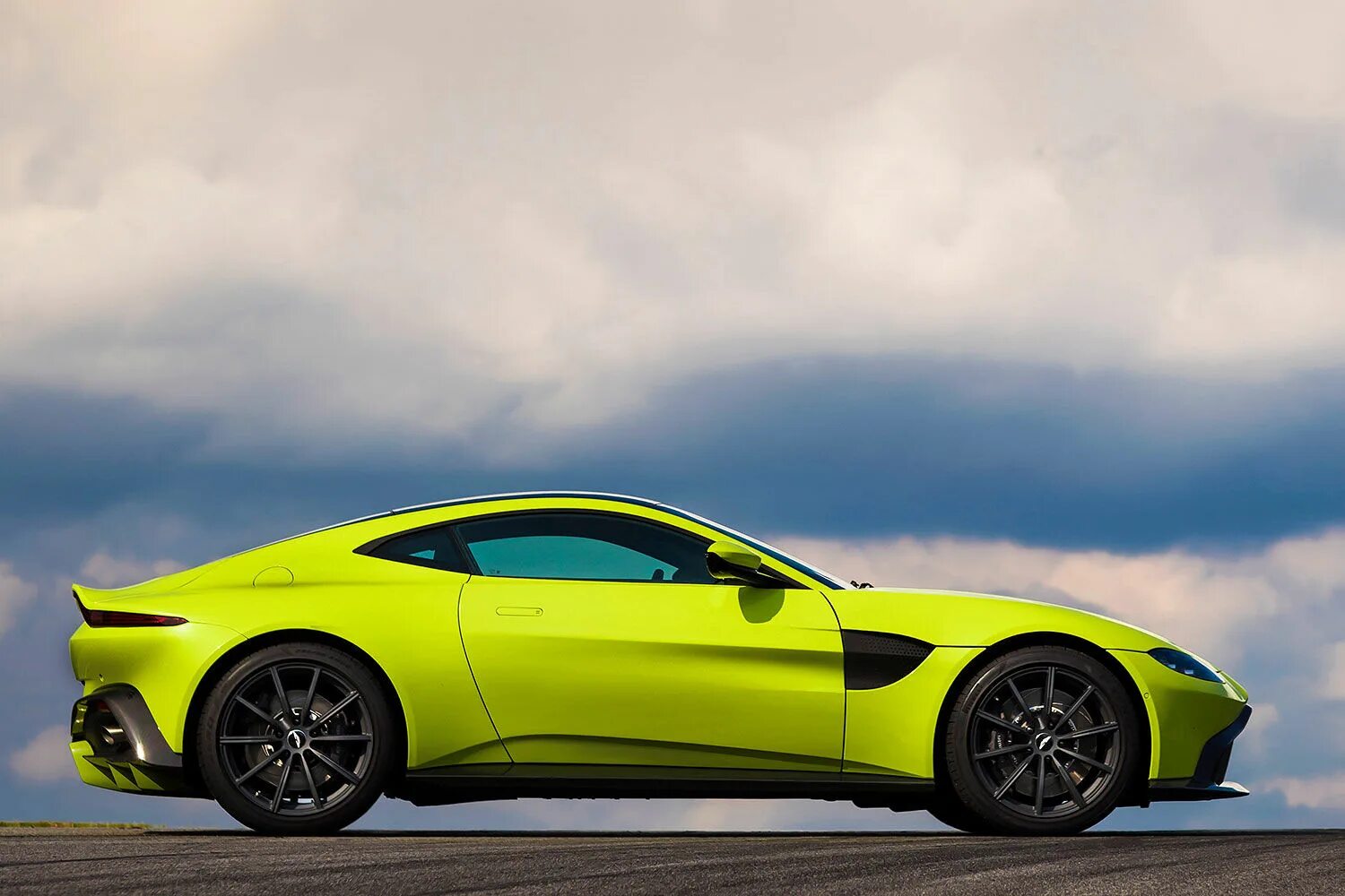 Aston martin vantage 2019. Aston martin vantage 2018 г. Aston martin vantage 2019. Aston martin vantage 2019. Aston martin vantage 2018.