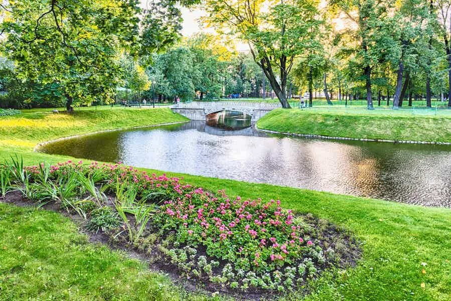 Русский музей михайловский сад. Парк михайловский сад в москве. Михайловский сад в санкт-петербурге. Парк питер михайловский сад весной. Михайловский парк спб.