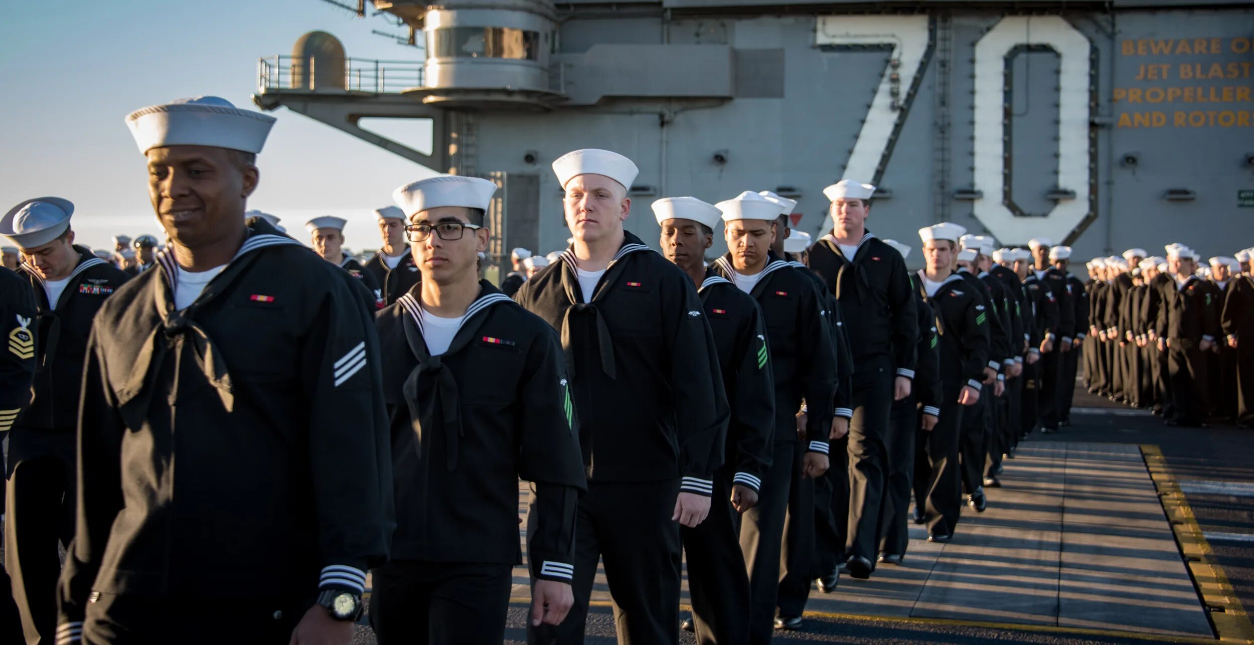 Униформа вмс сша. Парадная форма сша. Us navy 60th. Us navy. United states naval academy.