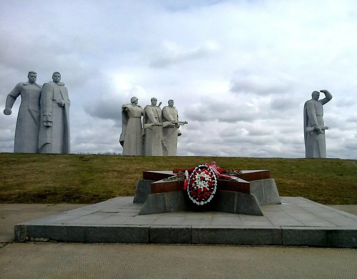 Памятник победы новый