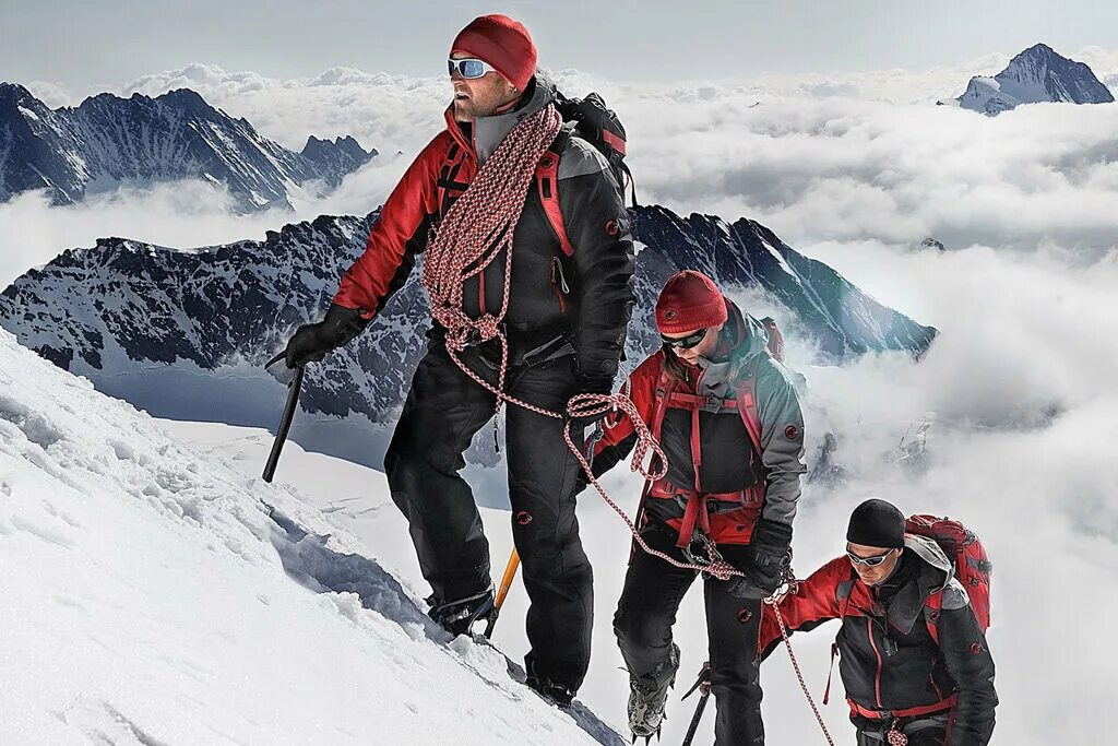 Держать склон. Катание на горных лыжах. Держать склон. Фрирайд лыжи эльбрус. Расскажите о спуске с гор на лыжах.