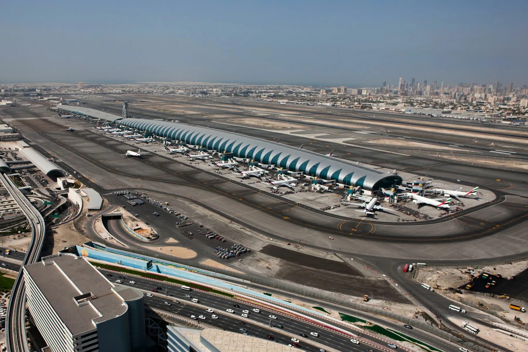 Дубайский аэропорт. Международный аэропорт Дубай. Аэропорт Дубай (Dubai International Airport). Аэропорт в ОАЭ DXB. Дубайский Международный аэропорт (DXB), ОАЭ.