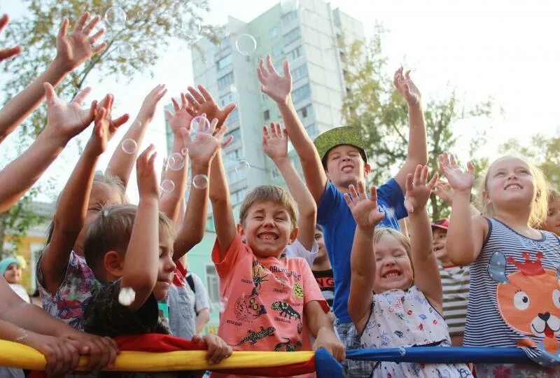 Массовые мероприятия с детьми. Праздник день защиты детей в России. Мероприятия для детей. Культурно-развлекательные мероприятия. Провели на 1 июня