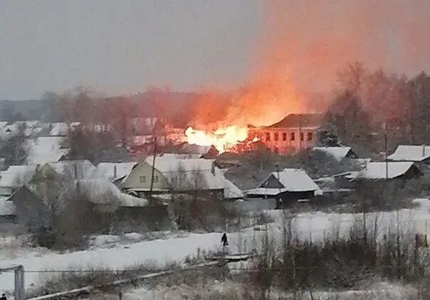 Поселок савино ивановская. Посёлок Савино Ивановская область. Пожар в Савино Ивановская область. Сгорела школа в Ивановской области поселке Савино. Школа в Савино Ивановской области.