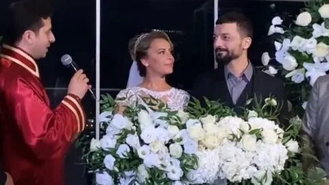 Oyuncu Vildan Atasever ile Müzisyen Mehmet Erdem evlendi
