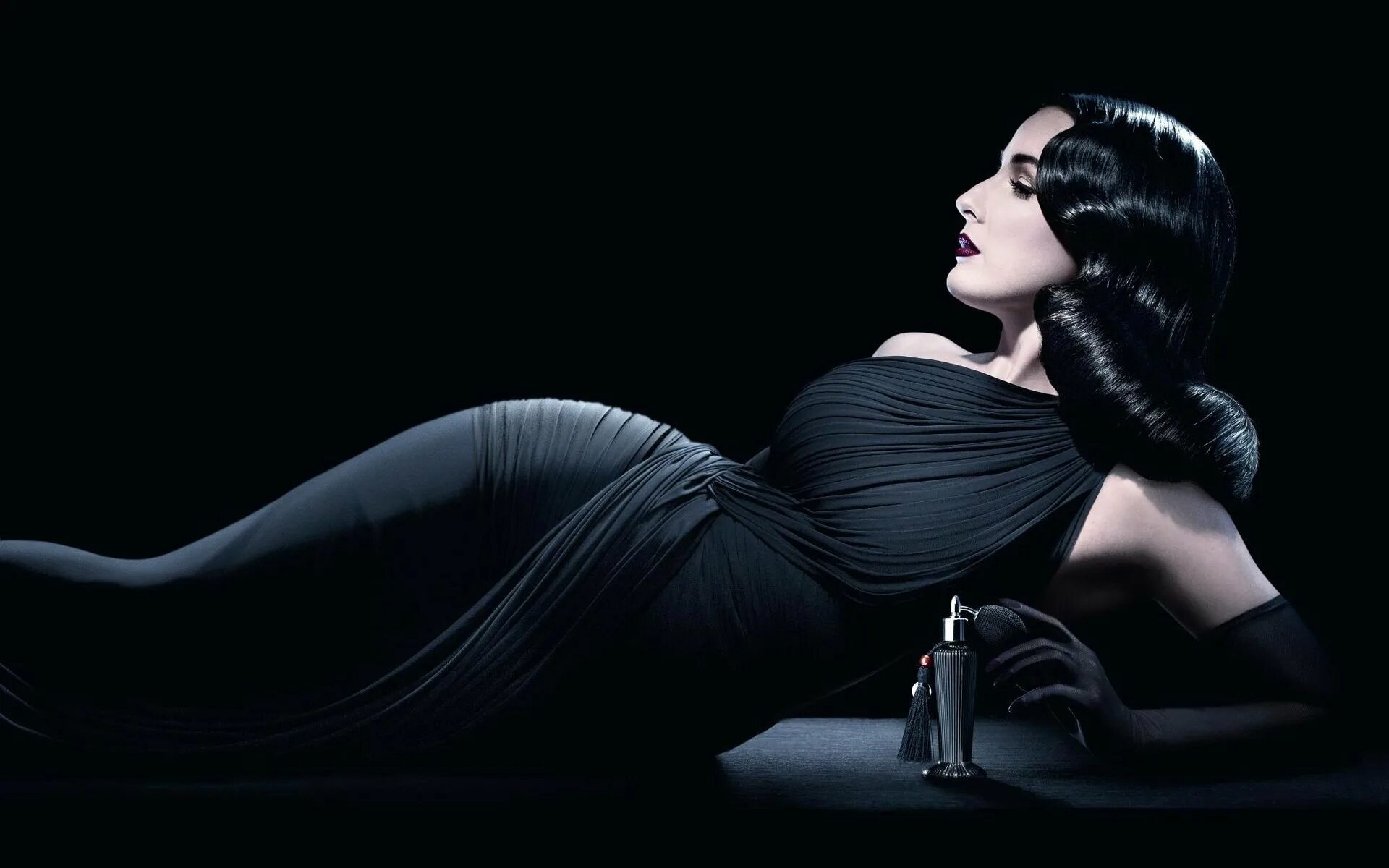 Роковая женщина. Роковая женщина образ. Образ роковой красотки. Роковая девушка. Анджелина джоли vanity fair.