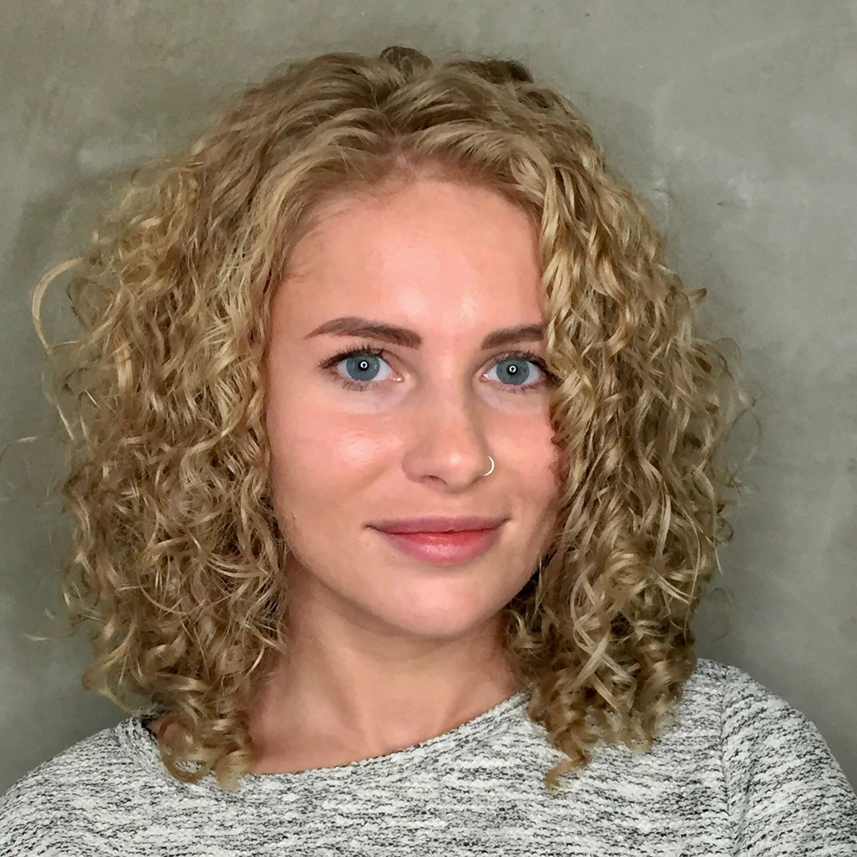 Биозавивка на тонкие редкие волосы. Биозавивка на редкие волосы. Биозавивка на редкие волосы. Химия завивка 2020 матрикс. Биозавивка mossa.