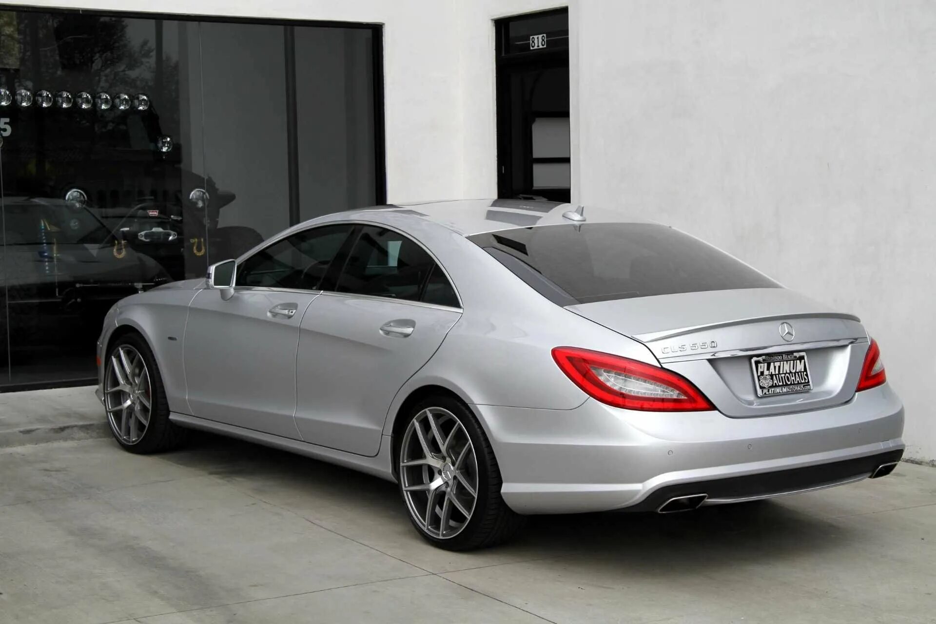 Mercedes Benz CLS 550. Mercedes Benz CLS 2012. Мерседес CLS 550. Mercedes CLS 2012. Цлс банан цена