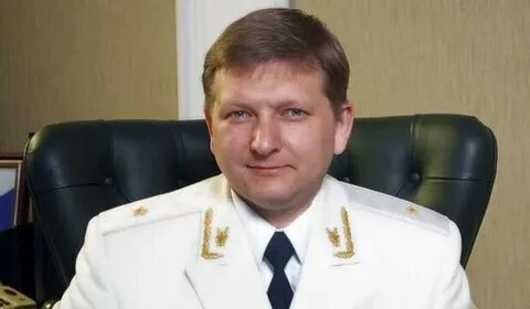 Белых уволили