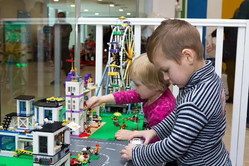 Детские досуговые центры. Легород. Развлекательный центр в калуге для детей хлоп хлоп. Легород в воронеже галерея чижова. Музеи во владимире для детей.