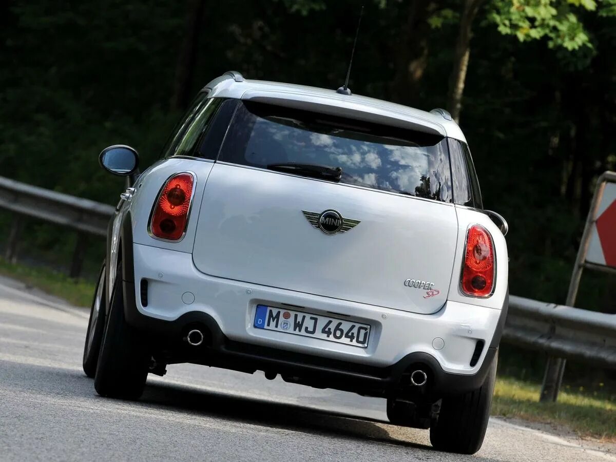 Купить мини в казахстане. Mini Cooper SD all4 Countryman. Mini Cooper r60 Countryman 2011. Mini Cooper Countryman SD. Mini Cooper SD 2011.