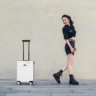 Робот чемодан
