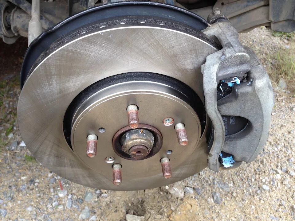 Передние тормозные диски хонда срв 3. Хонда аккорд 8 тормозной диск передний. Тормозные диски honda cr-v 4. Диск тормозной хонда срв в оригинальной коробке. Honda cr-v 07.