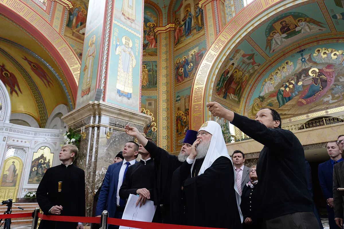 Всенощное бдение храм христа спасителя прямая трансляция. Ансамбль храма христа спасителя в калининграде. Служба в храме христа спасителя в калининграде. Калининград рождество христово. Служба в храме христа спасителя в калининграде.