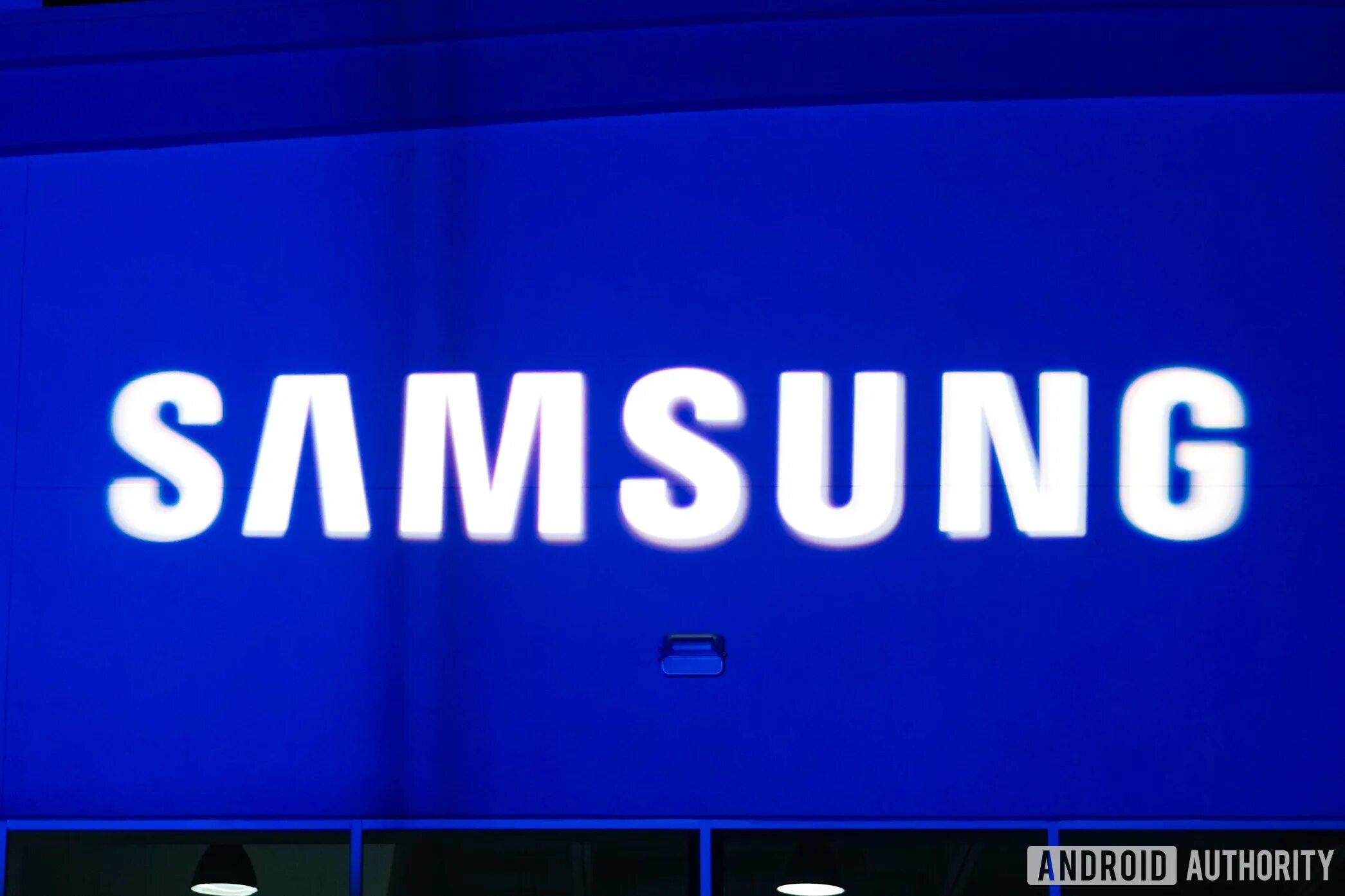 Samsung comment. Самсунг логотип. новый логотип samsung. логотип самсунг 2025. компания самсунг лейбл.