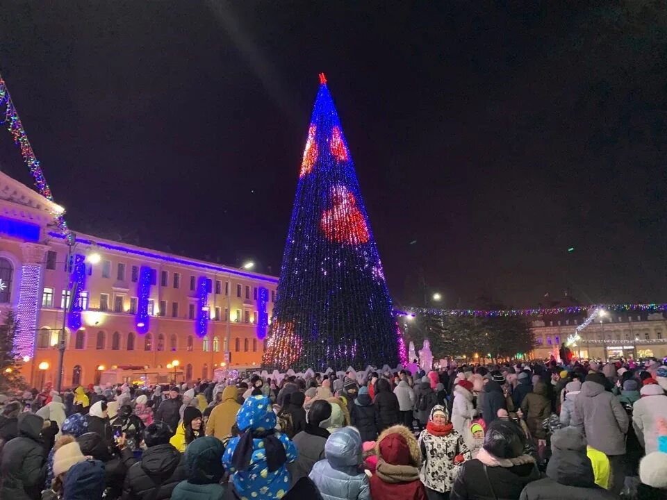 Новособорная сегодня томск. Площадь новособорная в томске летом. Новособорная сегодня томск. Новособорная площадь. Новособорная томск.