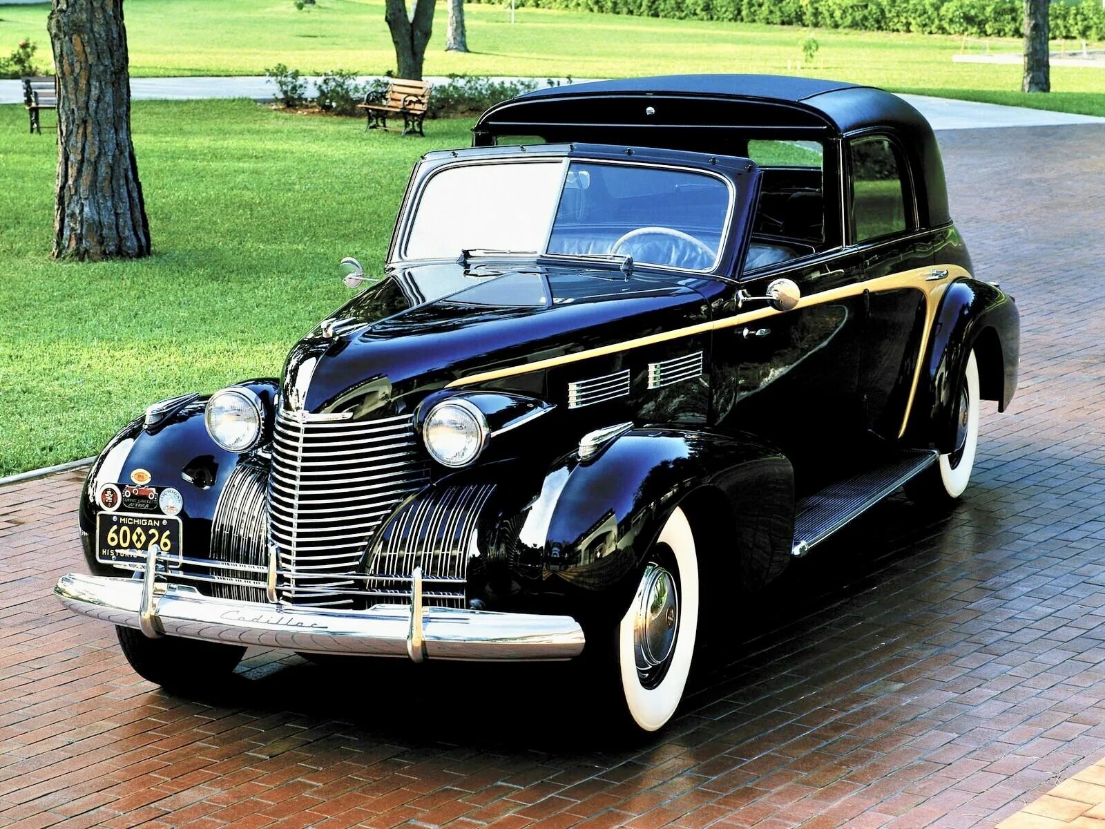 Best old cars. Cadillac 1939 Roadster. Cadillac 1940-1960. Mercedes-Benz ретро Кадиллак. 1933 Cadillac Town sedan.