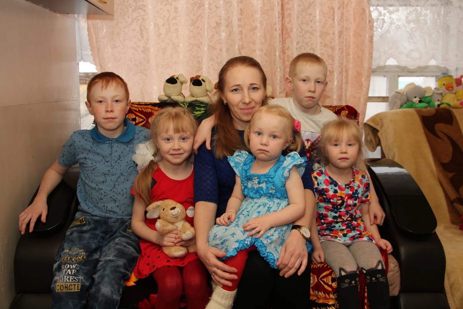 Многодетная семья в башкортостане. Многодетная семья в башкортостане. Многодетная семья в башкирии. Многодетная семья в башкортостане. Многодетные семьи в 2020 году.