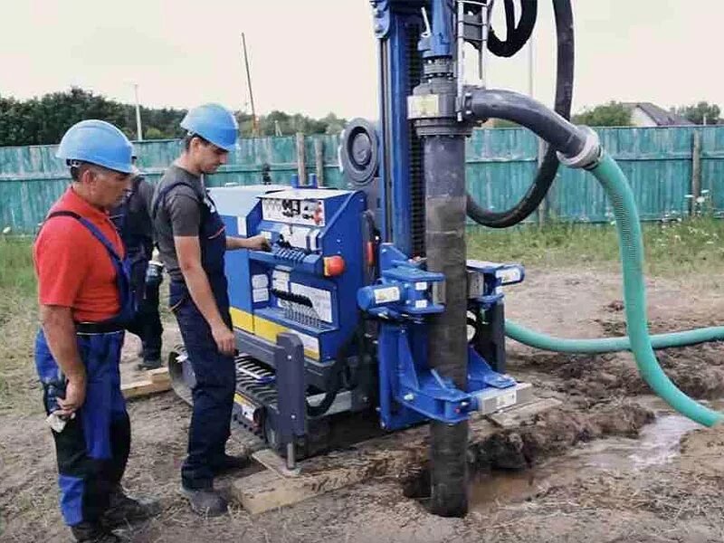 Бурение скважин. Бурение скважин на воду. Буровая на воду. Буровые скважины на воду. Бурения воды спб