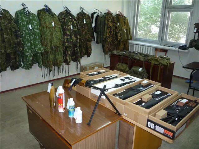 Военные товары ростов. Военторг на ВДНХ армейский магазин. Страйкбольный магазин Военторг. Военторг атака. Военторг в военной части.