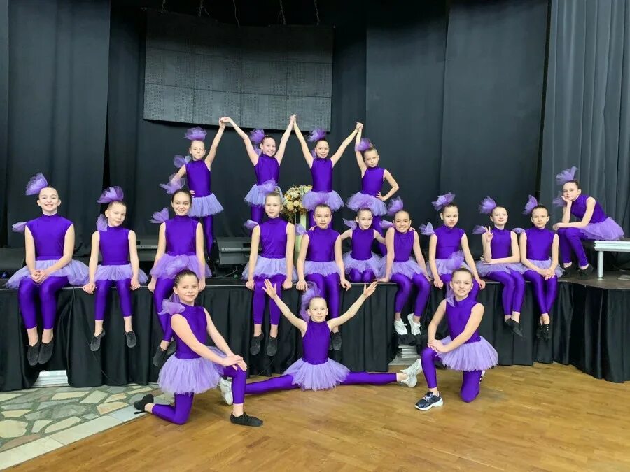 танцевальный ансамбль феерия. дворец молодежи танцы. лихославль рдцдк им 40 летия победы. нрита ишимбай танцы. танцевальные конкурсы екатеринбург 2024.