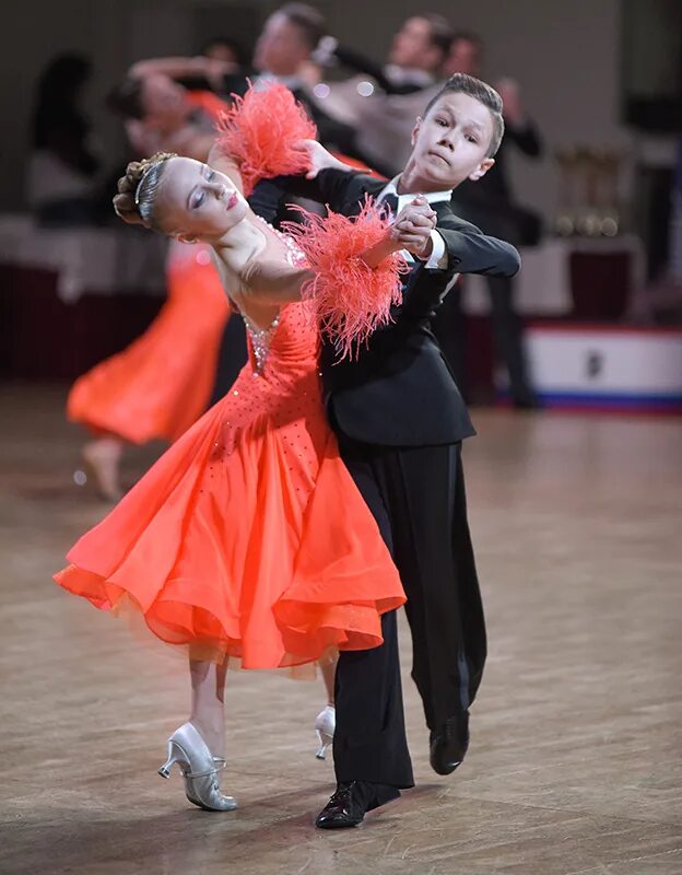 школа бальных танцев спб. чернышёва варвара бальные танцы. школа танцев бальных питер. андрей ларин бальные танцы. бальные спортивные танцы мария сокрутницкая.