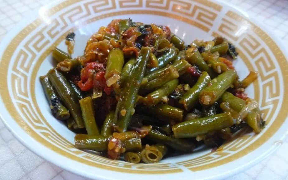 Фасоль стручковая приготовить вкусно на сковороде. Фасоль стручковая турецкая. кухня турции зейтиньялы стручковая фасоль. стручковая фасоль на сковороде. стручковая фасоль по турецки.