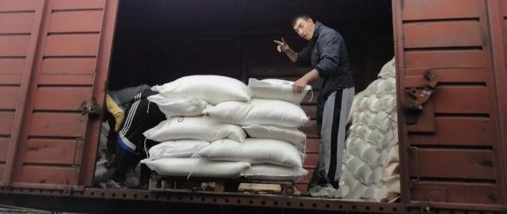 Разгрузка вагонов. Погрузка-разгрузка фур. Вагонов. Универсальная железнодорожная сборно-разборная аппарель. Погрузка разгрузка вагонов.