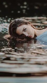 Красивые фото девушки в воде