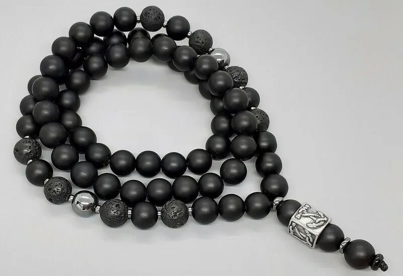 Гематит камень. Топаз гематит. Кольцо из гематита. Черный гематит. Топаз кровавик.