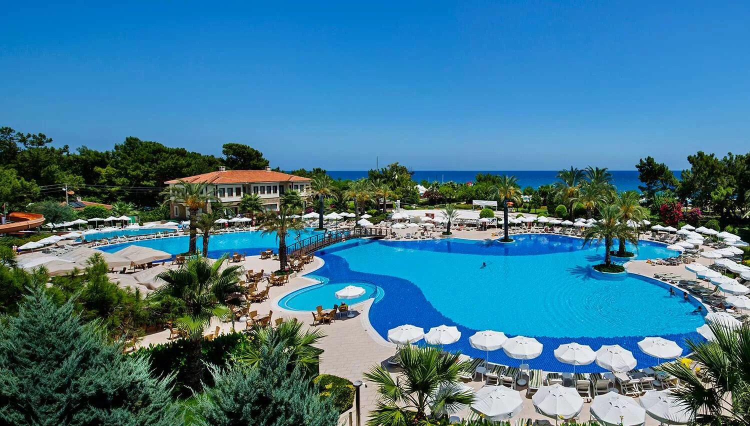 Movenpick antalya tekirova. Отель Кемер Queens Park Tekirova. Отель куин парк Текирова Кемер. Квинс парк Текирова Турция. Queens Park Rai Premium Tekirova 5.