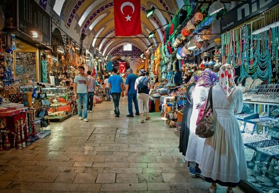 Shopping turkey. Стамбул рынок Лалели. Турецкий базар Лалели. Восточный базар Турция. Капалы Чарши в Стамбуле.