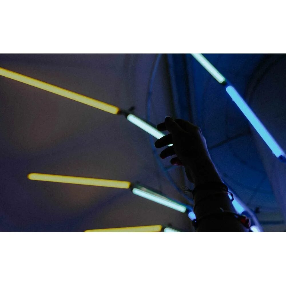 Крутые неоновые вывески. Пикник огнями неоновых ламп. Пикник огнями неоновых ламп. Пикник огнями неоновых ламп. Пикник огнями реклам.