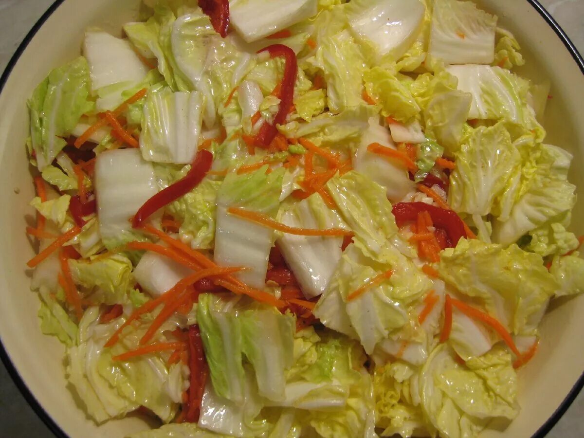 Салат из пекинской капусты с бужениной, сыром и болгарским перцем - рецепты с фо