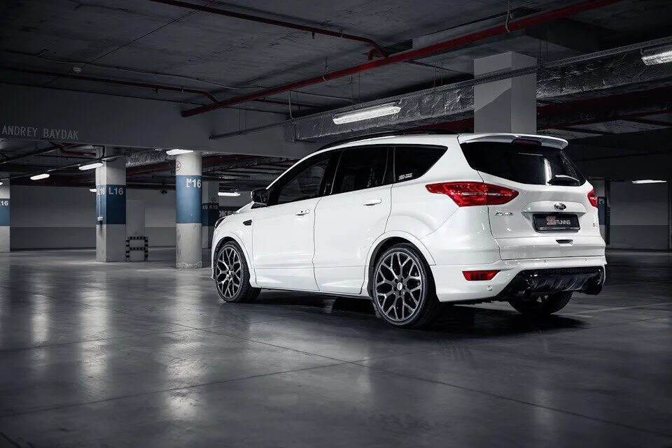 Установить на форд куга. Форд Куга 2. Ford Kuga Tuning 2017. Форд Куга 2 2014. Ford Kuga 1 обвес.