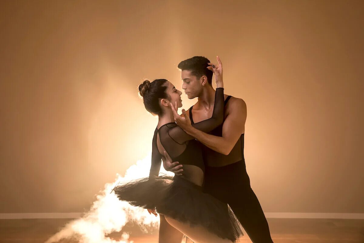 Бразильский зук танец. Сальса танец. Танцы сальса бачата. Даниэль и дезире. Бачату танец.