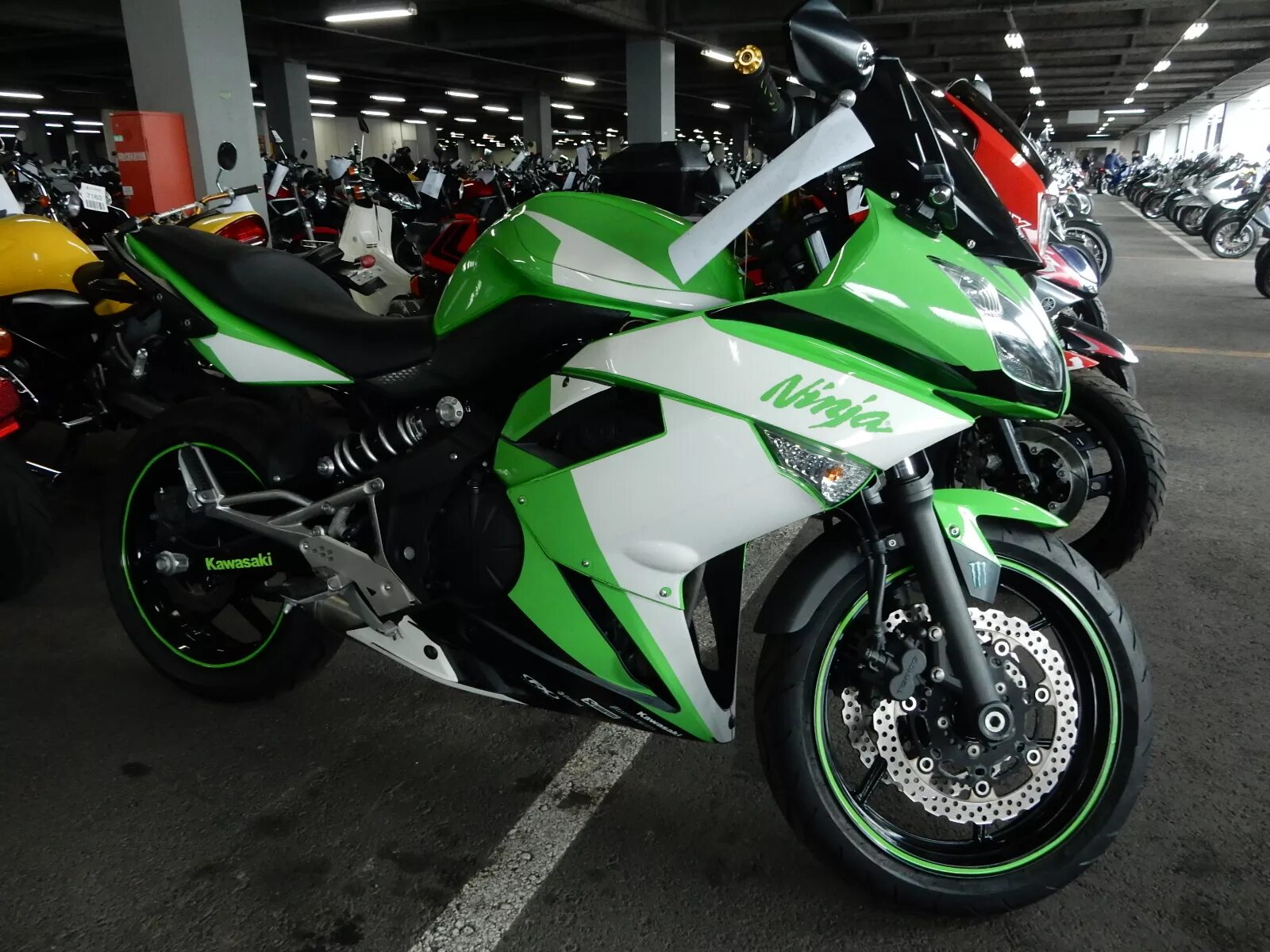 Kawasaki 400 купить. Kawasaki Ninja 400r. Мотоцикл Kawasaki Ninja 400. Мотоцикл Kawasaki Ninja 400 r. Kawasaki Ninja 400r 2011.