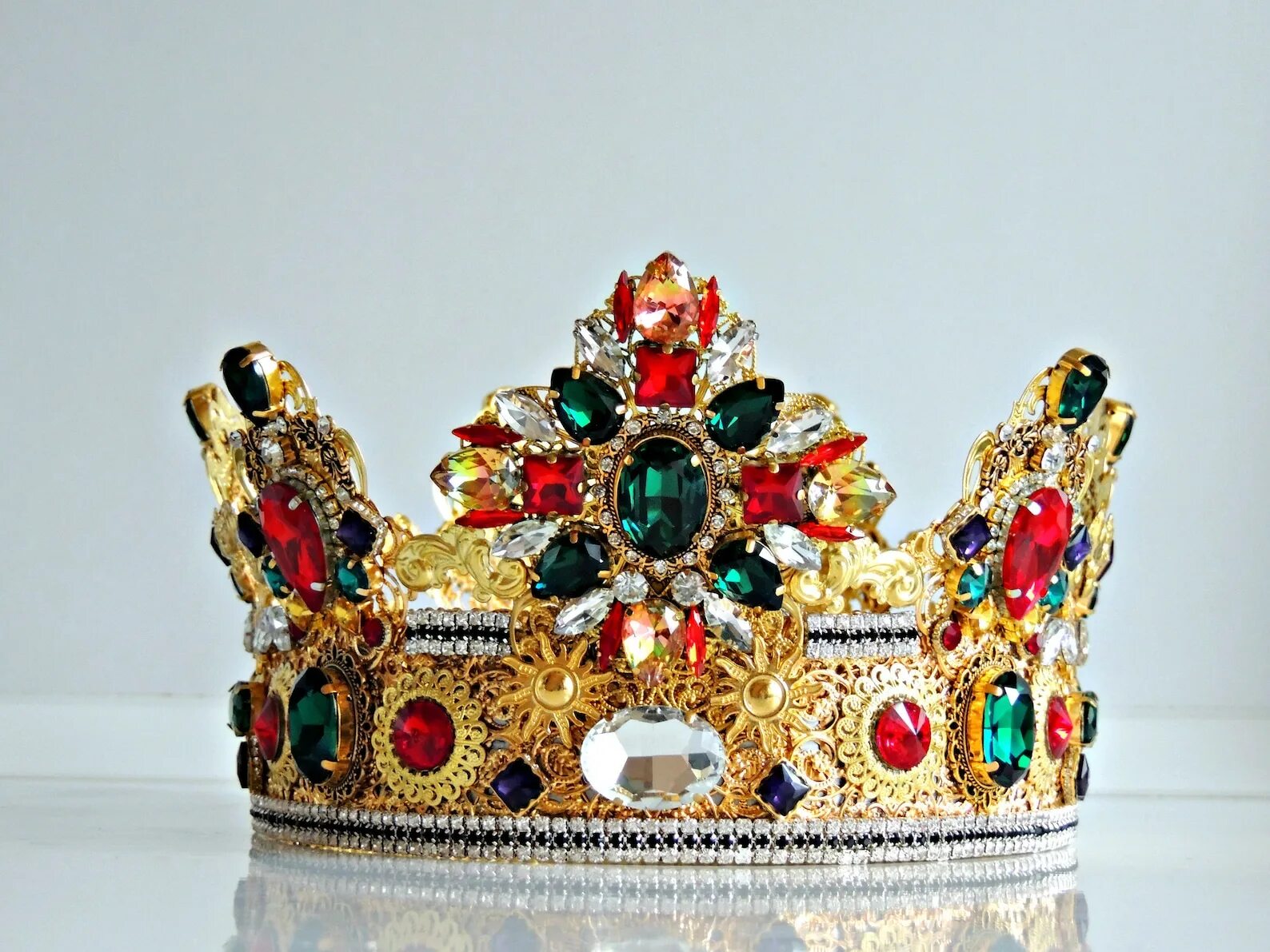 Корона царская золото. Корона Царская Золотая корона. Корона для царя (цв: золотой ). Корона короля Дании Кристиана IV. Корона иудейских царей.